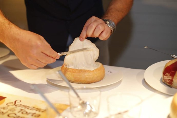 Imagen durante la Cata - Concurso de la Torta del Casar