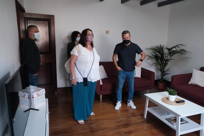 La consejera de Acción Social del Cabildo de Teneirfe, Marian Franquet, en una visita a una unidad de salud mental