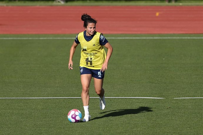 Archivo - Ivana Andrés durante un entrenamiento de la selección española femenina de fútbol
