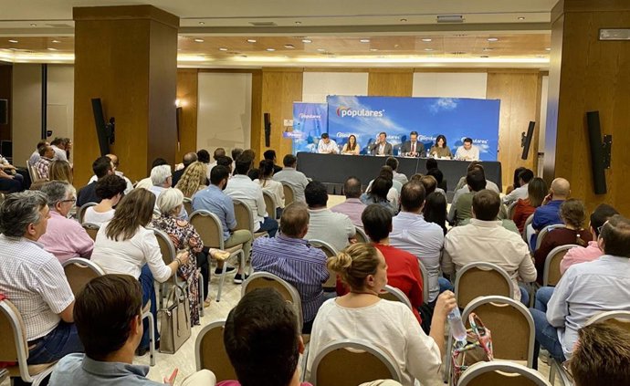 Junta Directiva Provincial del PP cordobés con Antonio Repullo.