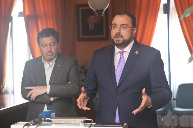 El presidente de Asturias y secretario general de la FSA-PSOE, Adrián Barbón.