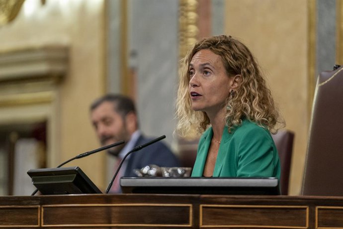 La presidenta del Congreso, Meritxell Batet, interviene durante una sesión plenaria, en el Congreso de los Diputados, a 4 de octubre de 2022, en Madrid (España). Durante el pleno, se ha debatido y votado una proposición de ley impulsada por el PP en la 
