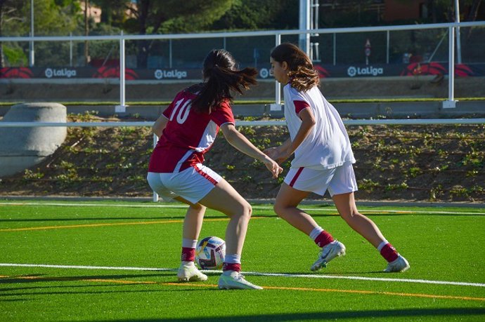 Los campeones juveniles de República Dominicana entrenan con LaLiga en el Centro ESC Madrid
