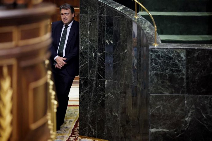 El portavoz del PNV en el Congreso, Aitor Esteban, durante una sesión plenaria