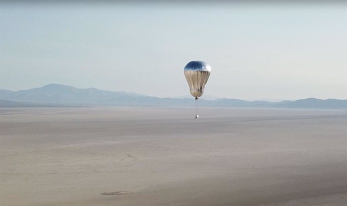 El prototipo de aerobot a escala de un tercio está diseñado para resistir los productos químicos corrosivos en la atmósfera de Venus.