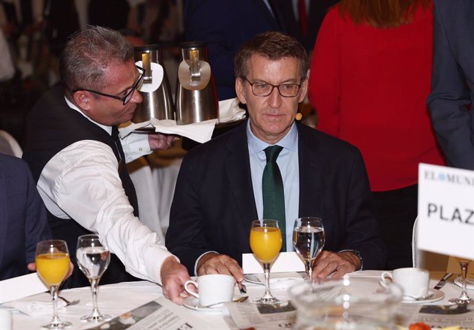 El presidente del PP, Alberto Núñez Feijóo, durante el encuentro del ciclo Cita con El Mundo, en el Hotel Westin Palace, a 11 de octubre de 2022, en Madrid (España). Este es uno de de los Encuentros del ciclo Cita con El Mundo, que organiza el diari
