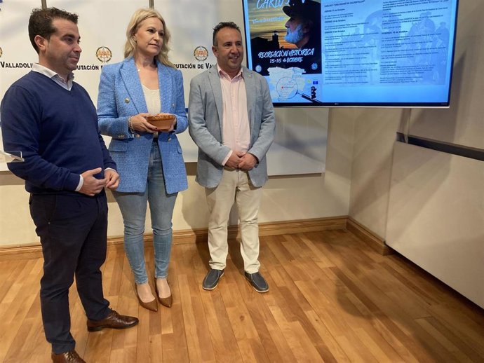 Alberto Sanz (i), Estibaliz Arteaga y Alfonso Romo, hoy en la Diputación.