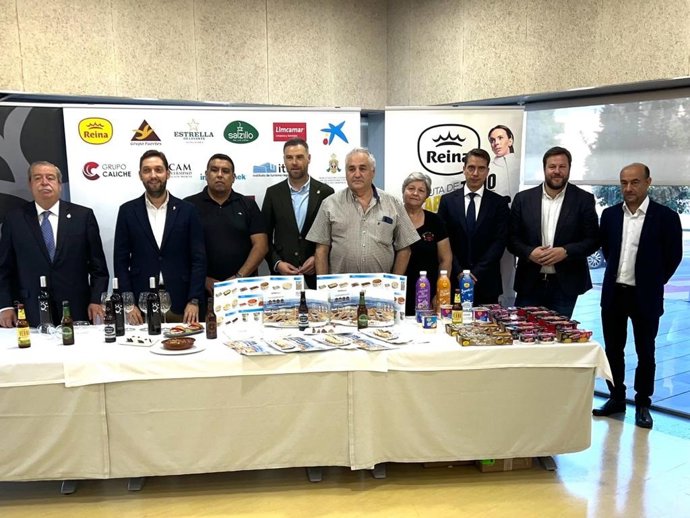 Junto al director del Itrem, Juan Francisco Martínez, y al alcalde de Caravaca de la Cruz, José Francisco García, también asistieron a la presentación el alcalde, representantes del sector hostelero y  de los patronos de la Fundación Camino de la Cruz.