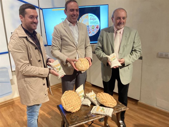 Alberto Magdaleno (i), Víctor Alonso y José Andrés García.