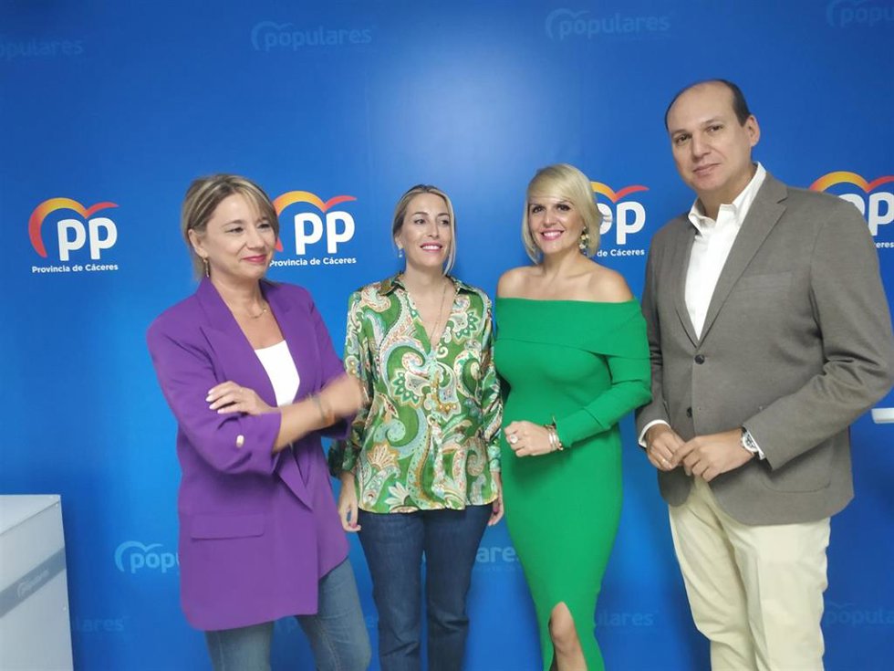 Cristina Teniente, María Guardiola, Elena Manzano y Alfonso Hernández Carrón