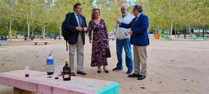 Visita del PP al parque 28 de Febrero del distrito Norte de Granada.
