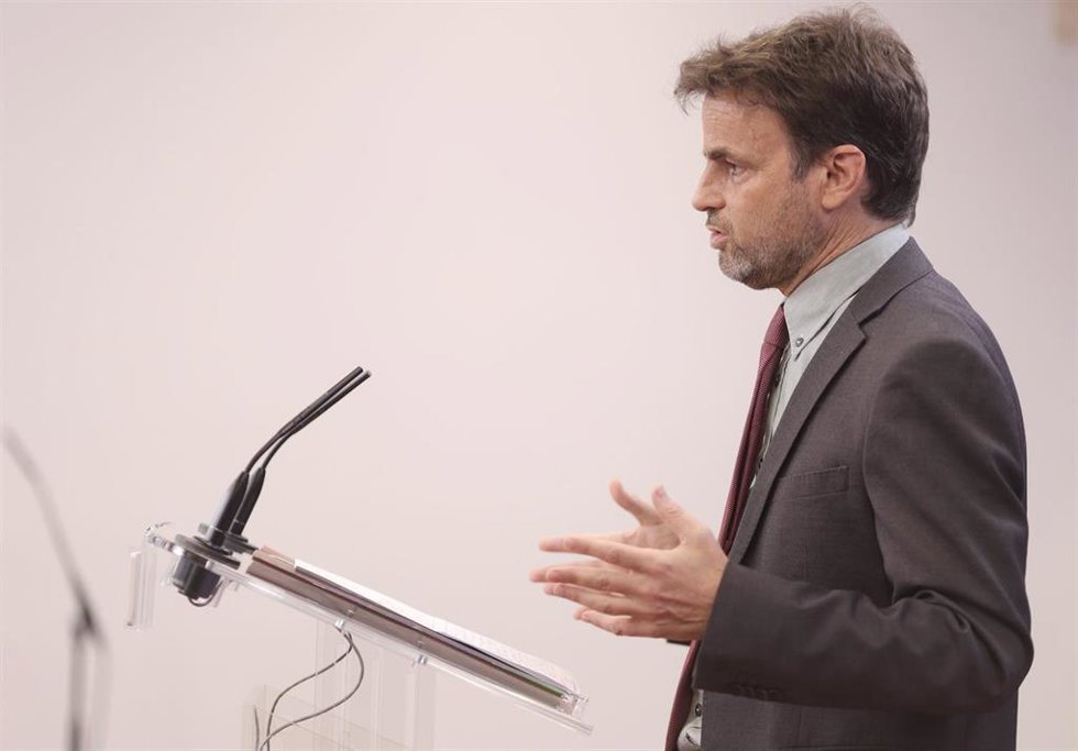 Archivo - El presidente del grupo parlamentario de Unidas Podemos en el Congreso, Jaume Asens, en una rueda de prensa.