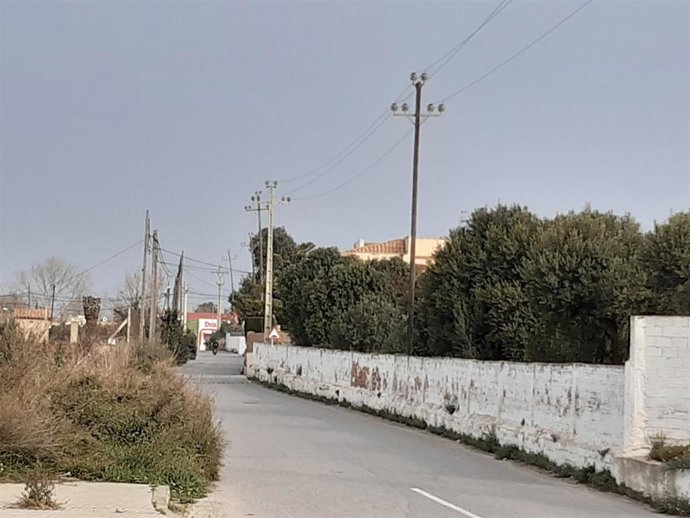 Imagen de un tramo de la línea aérea retirada