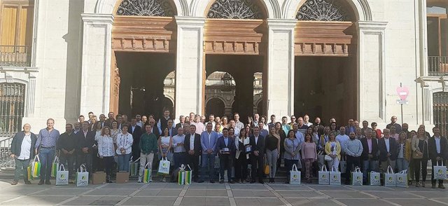 Entrega de los desfibriladores.