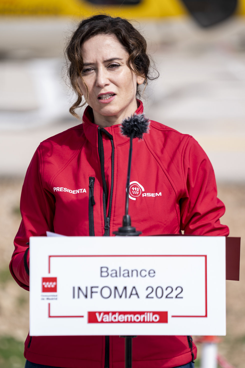 La presidenta de la Comunidad de Madrid, Isabel Díaz Ayuso, presenta el balance de la campaña de este año del Plan de Protección Civil Contra Incendios Forestales de la región, a 11 de octubre de 2022, en Valdemorillo, Madrid (España).