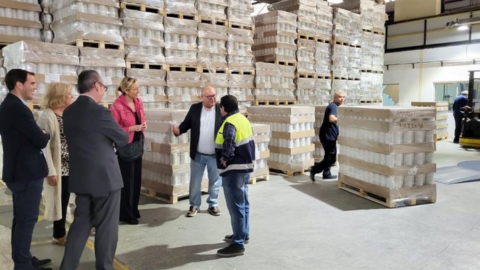 La consejera ha visitado las instalaciones de Somontano Social en Barbastro.