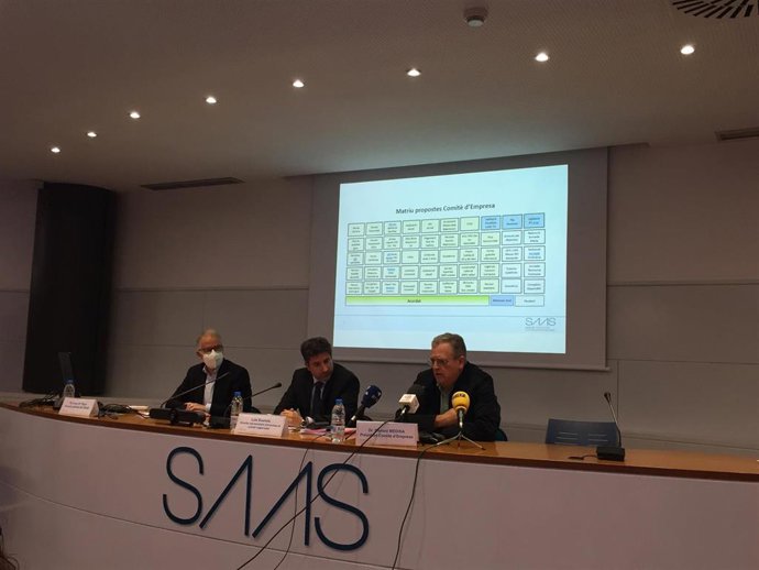 Josep Maria Piqué, Luís Buendía y Manolo Medina en la presentación del convenio colectivo del SAAS este martes.