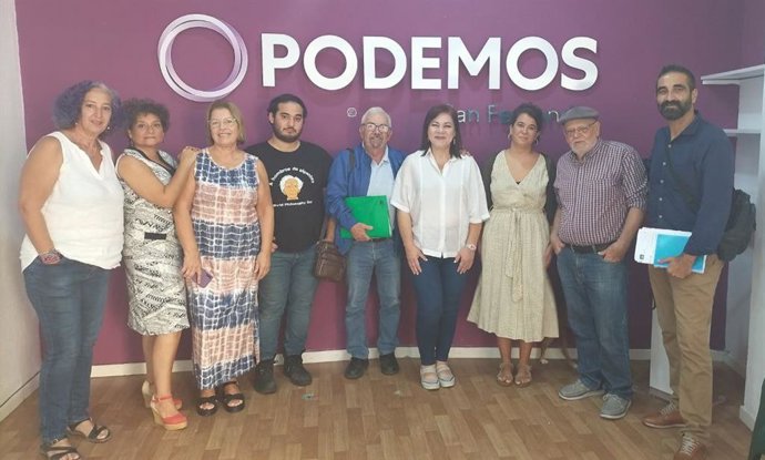 Reunión de representantes de Podemos y de CR9-Acción Bahía de Cádiz.