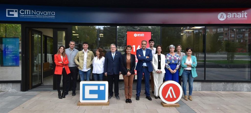La presidenta Chivite, junto al equipo de CITI Navarra y ANAIT