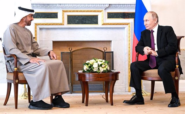 El presidente ruso, Vladimir Putin, y el presidente de Emiratos Árabes Unidos, Mohamed bin Zayed