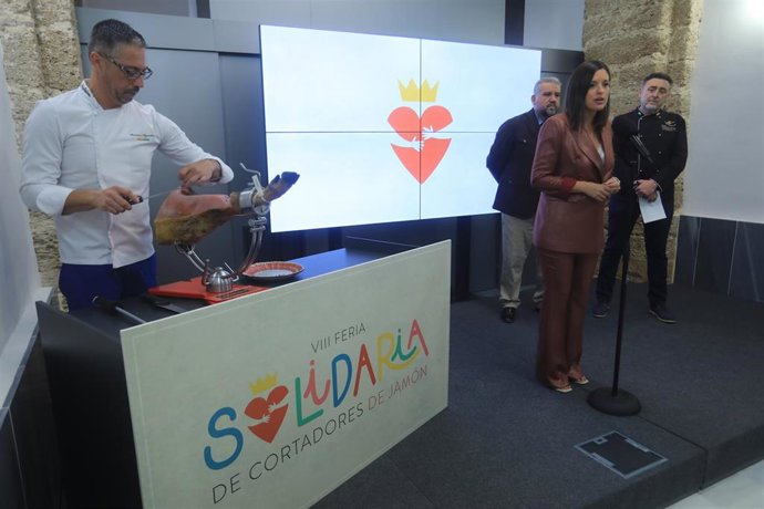 Nota Y Foto La Avenida León Herrero Acogerá La Viii Feria Solidaria De Cortadores De Jamón Que Reunirá A Unos 250 Profesionales A Beneficio De La Campaña De Reyes Magos