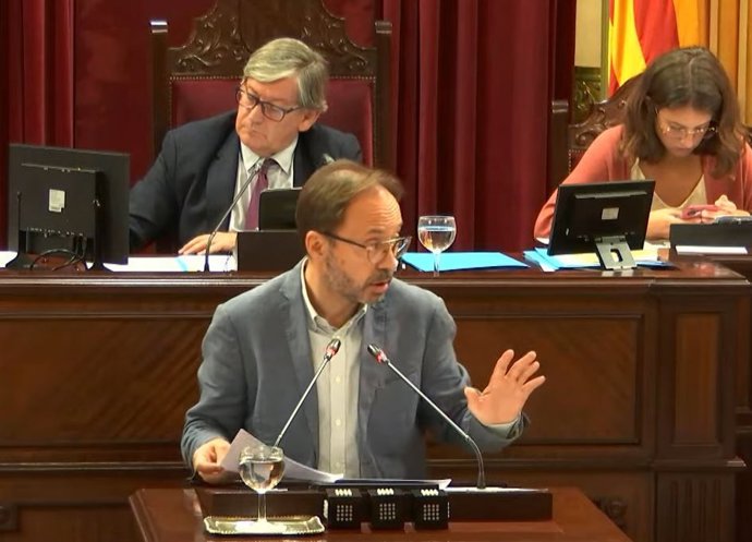 El portavoz de Més per Menorca en el Parlament, Josep Castells.