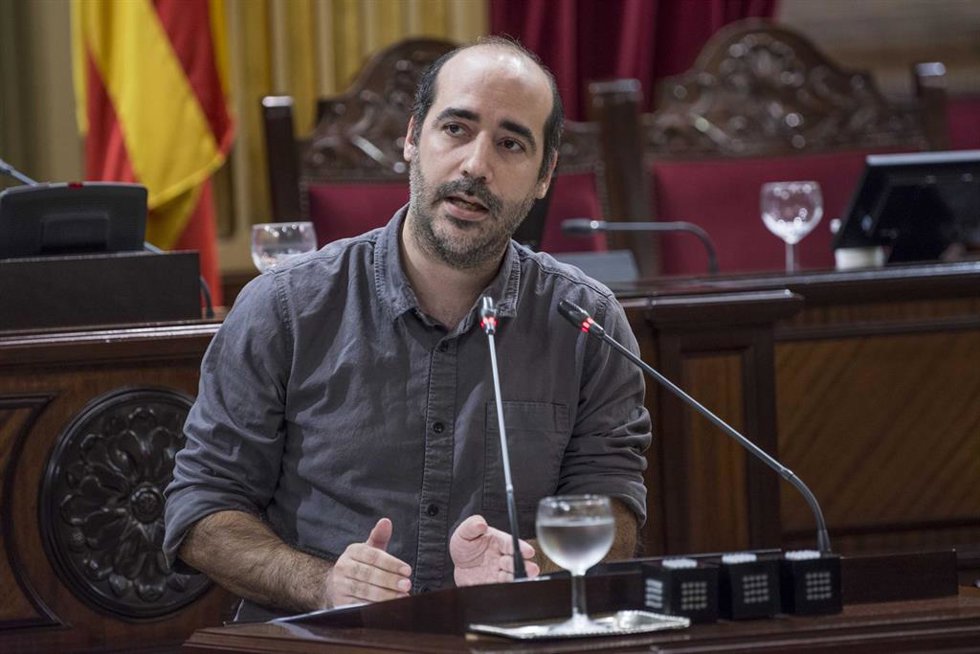 El portavoz parlamentario de Unidas Podemos, Alejandro López.