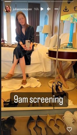 Julianne Moores Instagram Selfie
