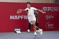 Nicolás Álvarez salva el honor de la 'Armada' en la jornada del Abierto de Gijón
