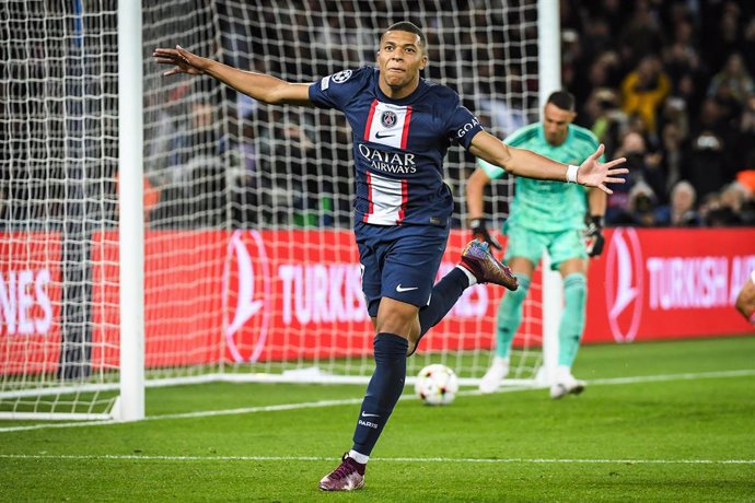 11 October 2022, France, Paris: PSG's Kylian Mbappe celebrates scoring his side's first goal during the UEFA Champions League Group H soccer match between Paris Saint-Germain and SL Benfica at the Parc des Princes stadium. Photo: Matthieu Mirville/ZUMA 