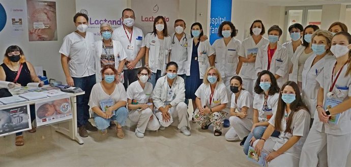 El hospital Virgen de la Arrixaca acoge actividades de promoción de la lactancia con en dos mesas informativas