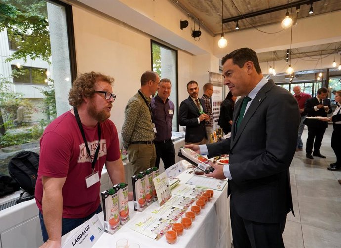 Foto Y Nota De Prensa: Moreno Apoya A Los Alimentos Y Bebidas Andaluces En Bélgica, Un Sector Que Registra Récord De Ventas Mundiales, Con Más De 9.000 Millones En 2022