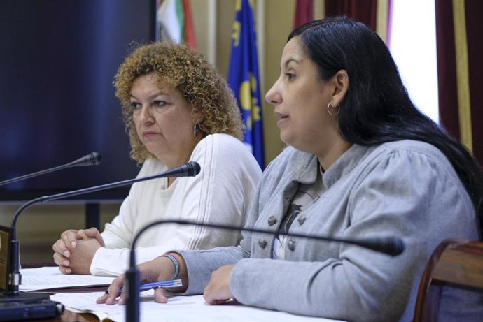 Archivo - Las ediles del Ayuntamiento de Cádiz, Eva Tubío y Ana Fernández