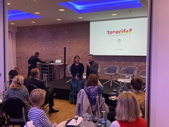 El consejero delegado de Turismo de Tenerife, David Pérez, en la presentación de un spot promocional en Alemania