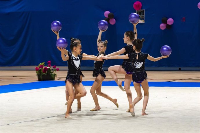 Archivo - El Palacio de Deportes Carolina Marín acoge el VIII Torneo Nacional de Conjuntos 'Ciudad de Huelva' de Rítmica.