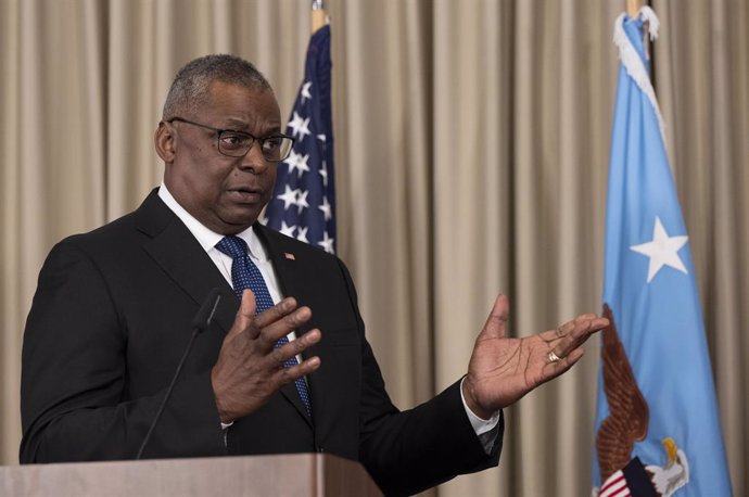 Archivo - 08 September 2022, Rhineland-Palatinate, Ramstein: US Secretary of Defense Lloyd Austin delivers a press statement at Ramstein Air Base after the end of the Ukraine conference. Photo: Boris Roessler/dpa