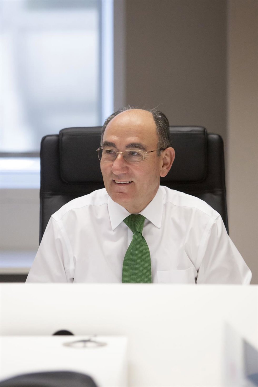 Archivo - Iberdrola amplía en 220 millones un préstamo verde con el BEI para impulsar las redes inteligentes en España