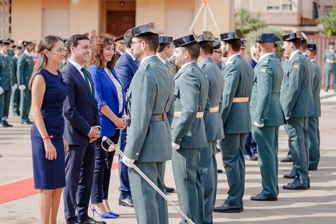 El presidente de Diputación de Almería felicita a la Guardia Civil en la festividad de la Virgen del Pilar.