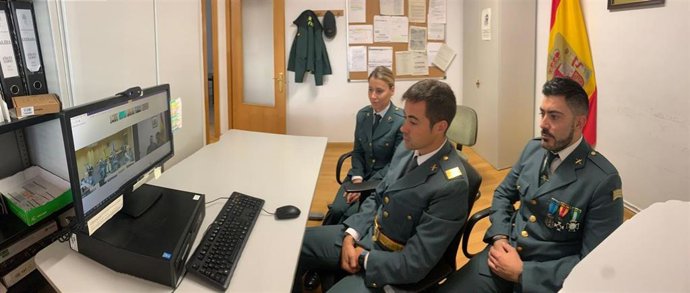 El Puesto de Covarrubias recibe la felicitación de la directora de la Guardia Civil.