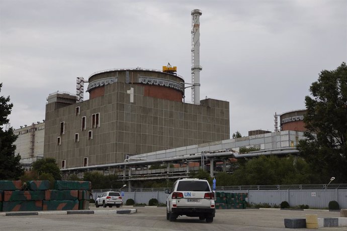 Archivo - Un convoy de la ONU entra en la central nuclear de Zaporiyia