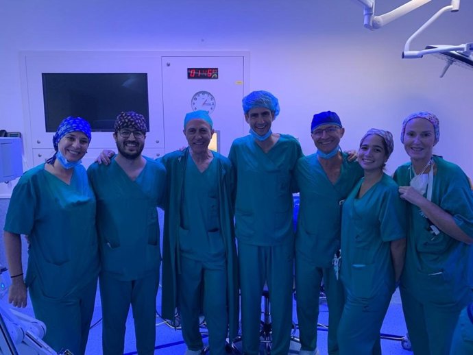 Equipo de cirugía robótica de Otorrinolaringología del Hospital Santa Lucía de Cartagena