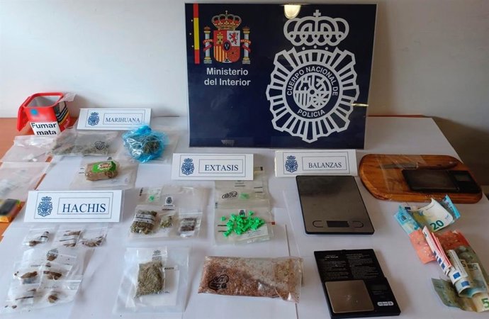 Dos arrestados y desmantelado un narcopiso cerca de un colegio de Alcalá
