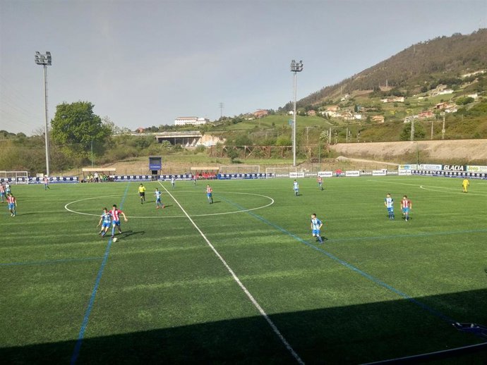 Archivo - Partido de fútbol de cadetes