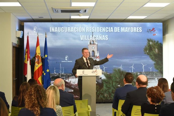 El presidente de Castilla-La Mancha, Emiliano García-Page, inaugura la residencia de mayores de Villacañas.