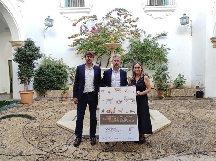 El delegado de Agricultura en la Diputación de Córdoba, Francisco Ángel Sánchez (centro), en la presentación del 'Regad 2022'.