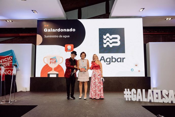 L'equip d'Aigües de Barcelona rep el guardó 