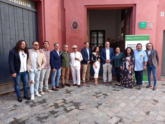 Reyes Carrasco presenta su primer disco 'Cantes de Reyes' en el Instituto Andaluz del Flamenco.