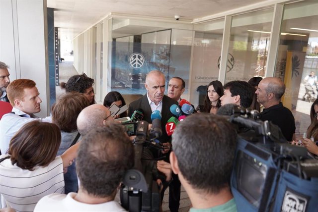 El alcalde de Sevilla, Antonio Muñoz, en la atención a medios con motivo de la presentación de las novedades de la tercera edición del TIS.