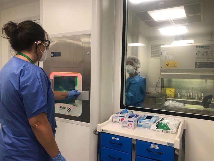 Hospital Materno Infantil pone en marcha una nueva sala blanca para la preparación de medicamentos oncológicos