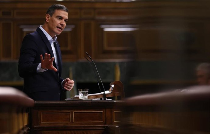 El presidente del Gobierno, Pedro Sánchez, interviene durante una sesión plenaria en el Congreso de los Diputados, a 13 de octubre de 2022, en Madrid (España).
